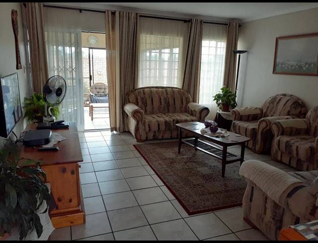 3 BEDROOM TOWNHOUSE FOR SALE IN ANNLIN